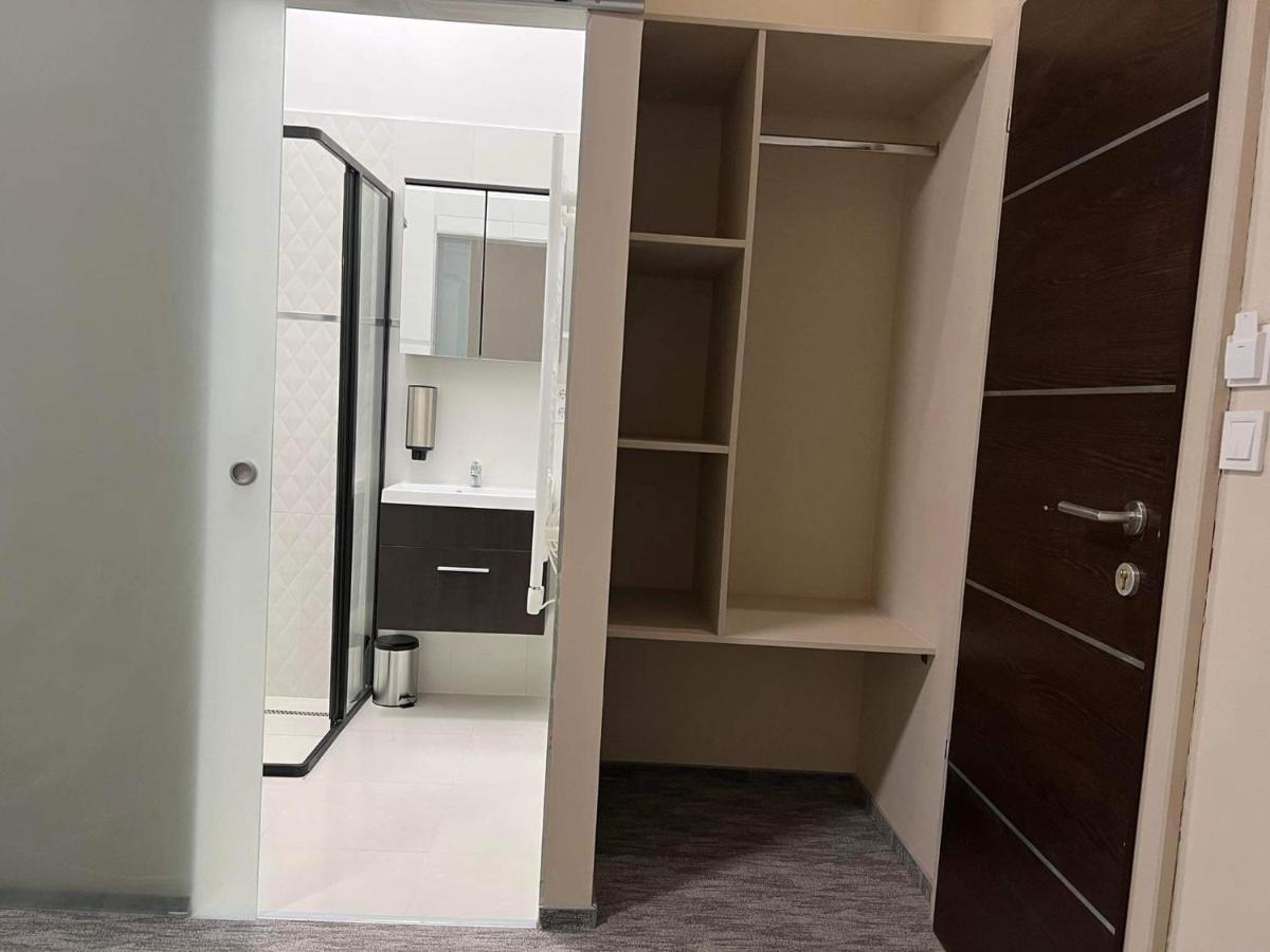 Kinizsi Udvar Apartmanhaz Balatonboglár Exterior photo