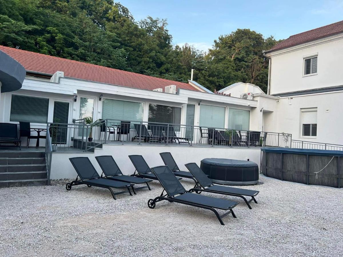 Kinizsi Udvar Apartmanhaz Balatonboglár Exterior photo