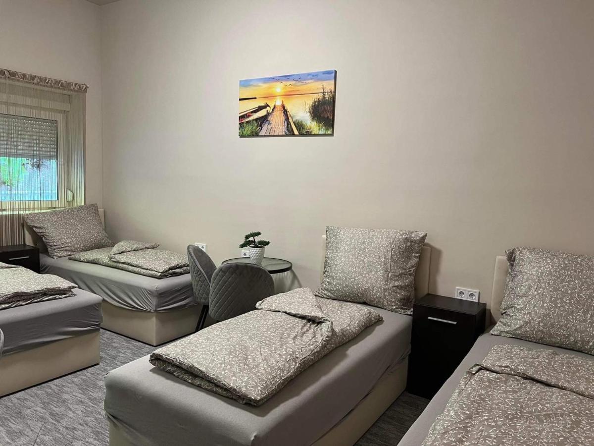 Kinizsi Udvar Apartmanhaz Balatonboglár Exterior photo