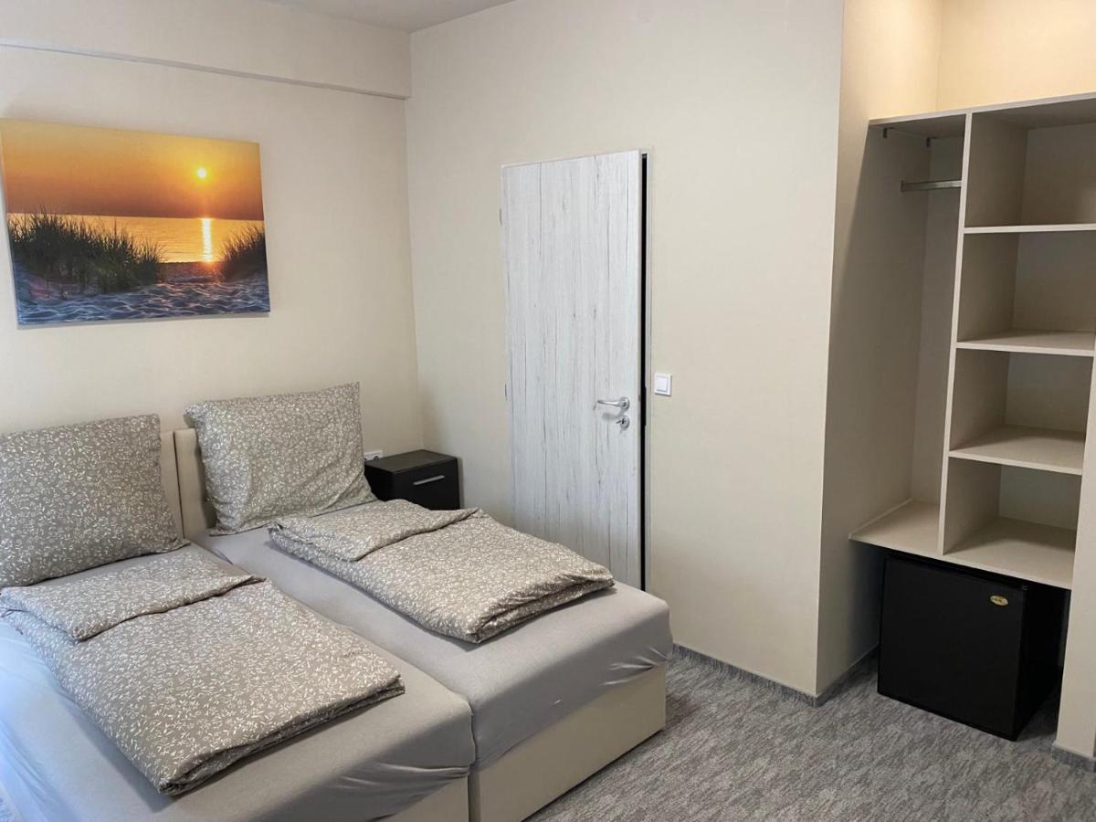 Kinizsi Udvar Apartmanhaz Balatonboglár Exterior photo