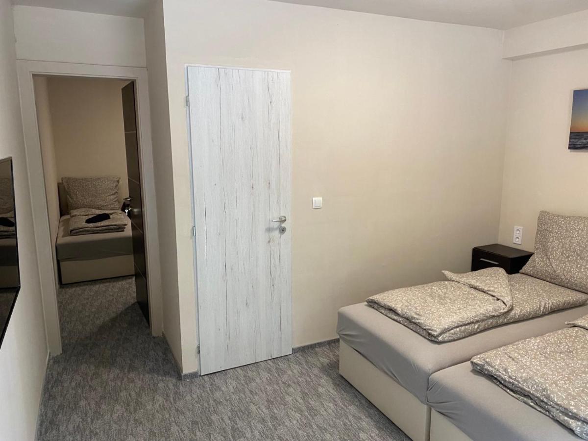 Kinizsi Udvar Apartmanhaz Balatonboglár Exterior photo