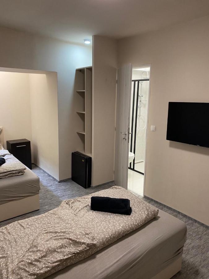 Kinizsi Udvar Apartmanhaz Balatonboglár Exterior photo