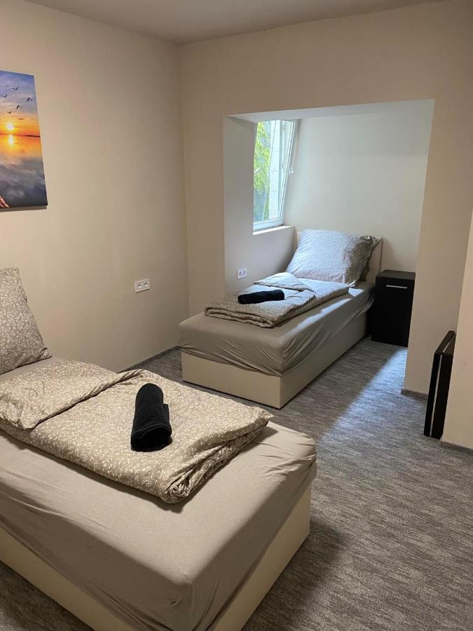 Kinizsi Udvar Apartmanhaz Balatonboglár Exterior photo