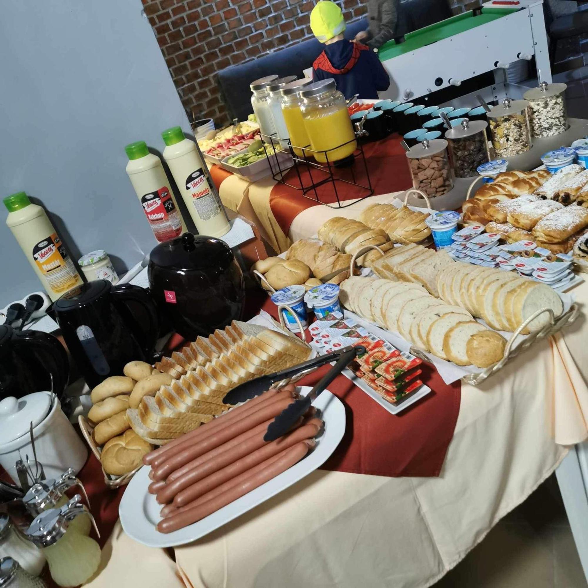 Kinizsi Udvar Apartmanhaz Balatonboglár Exterior photo