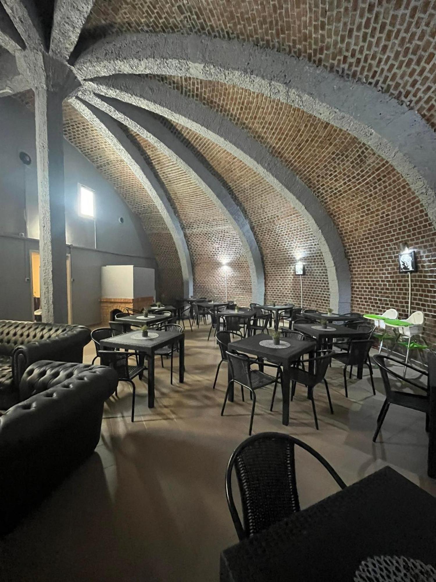 Kinizsi Udvar Apartmanhaz Balatonboglár Exterior photo