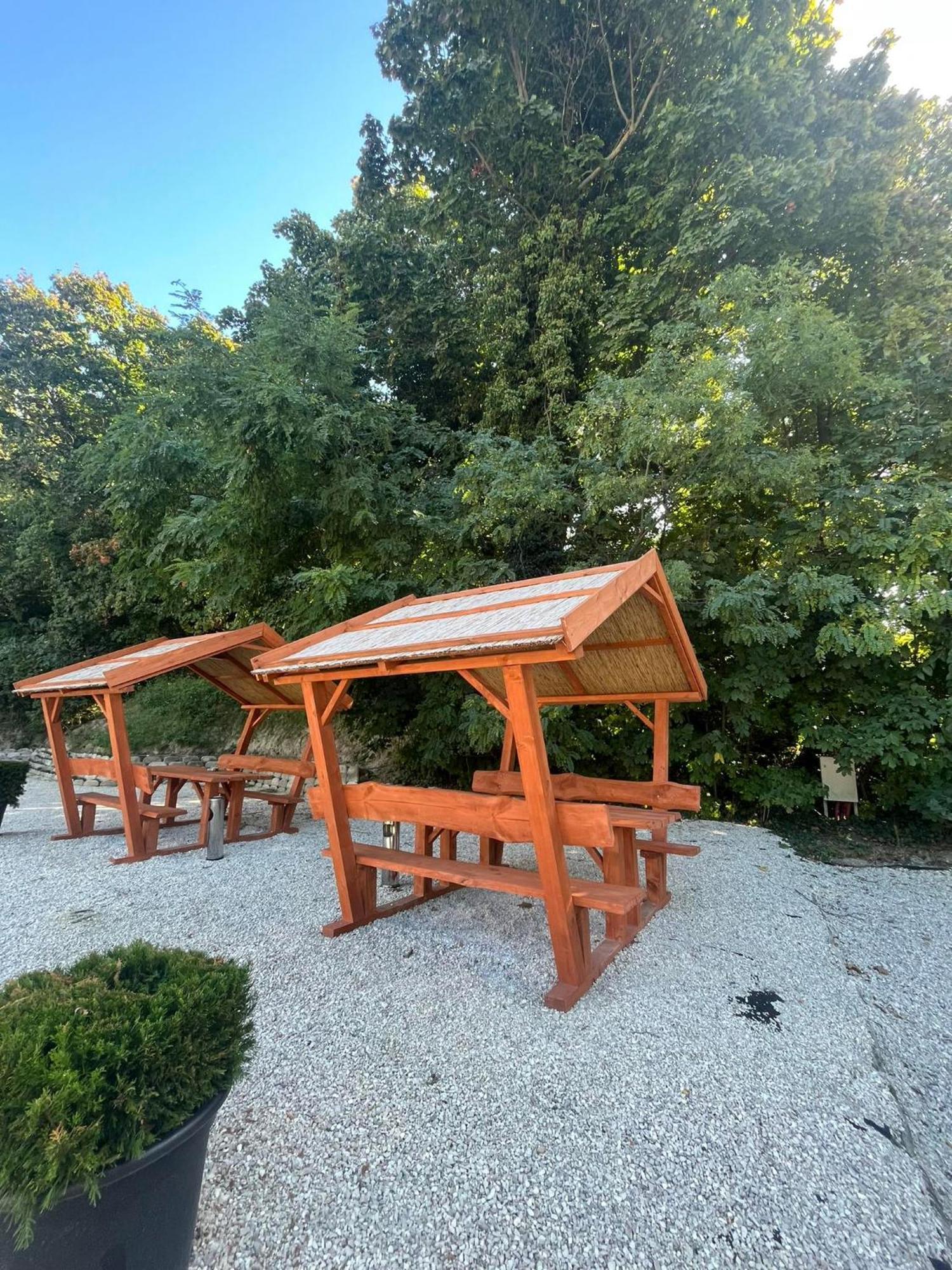 Kinizsi Udvar Apartmanhaz Balatonboglár Exterior photo