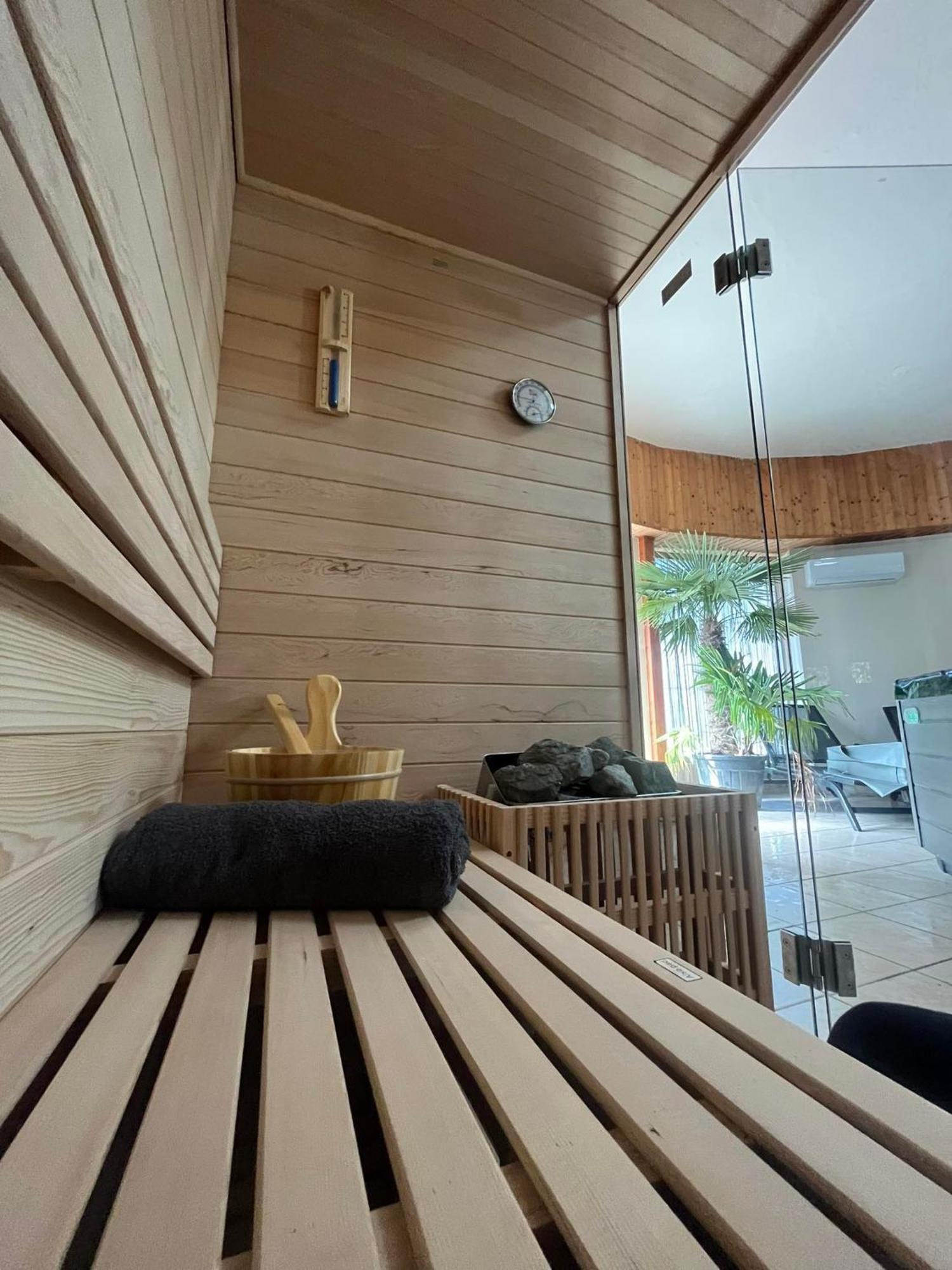 Kinizsi Udvar Apartmanhaz Balatonboglár Exterior photo